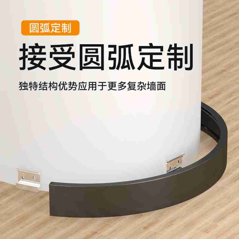 □记者 王浩奇 通讯员 吕卫锋 报道 不久前举行的山东省机器人大会上,观众和机器人互动。